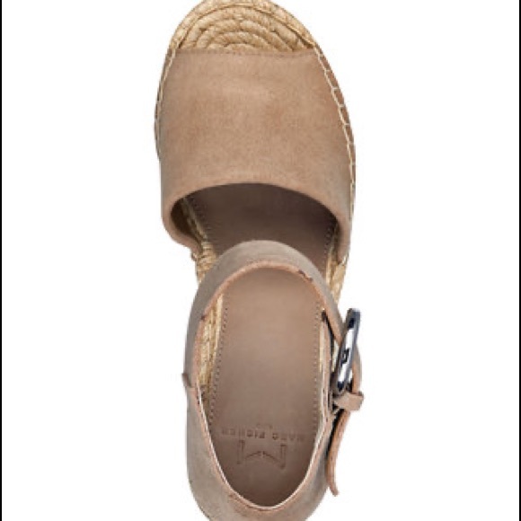 Marc Fisher
ALIDA ESPADRILLE PLATFORM WEDGE - Picture 3 of 14